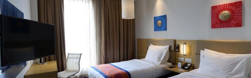 Holiday Inn Express Chennai Old Mahabalipuram Road Exterior foto