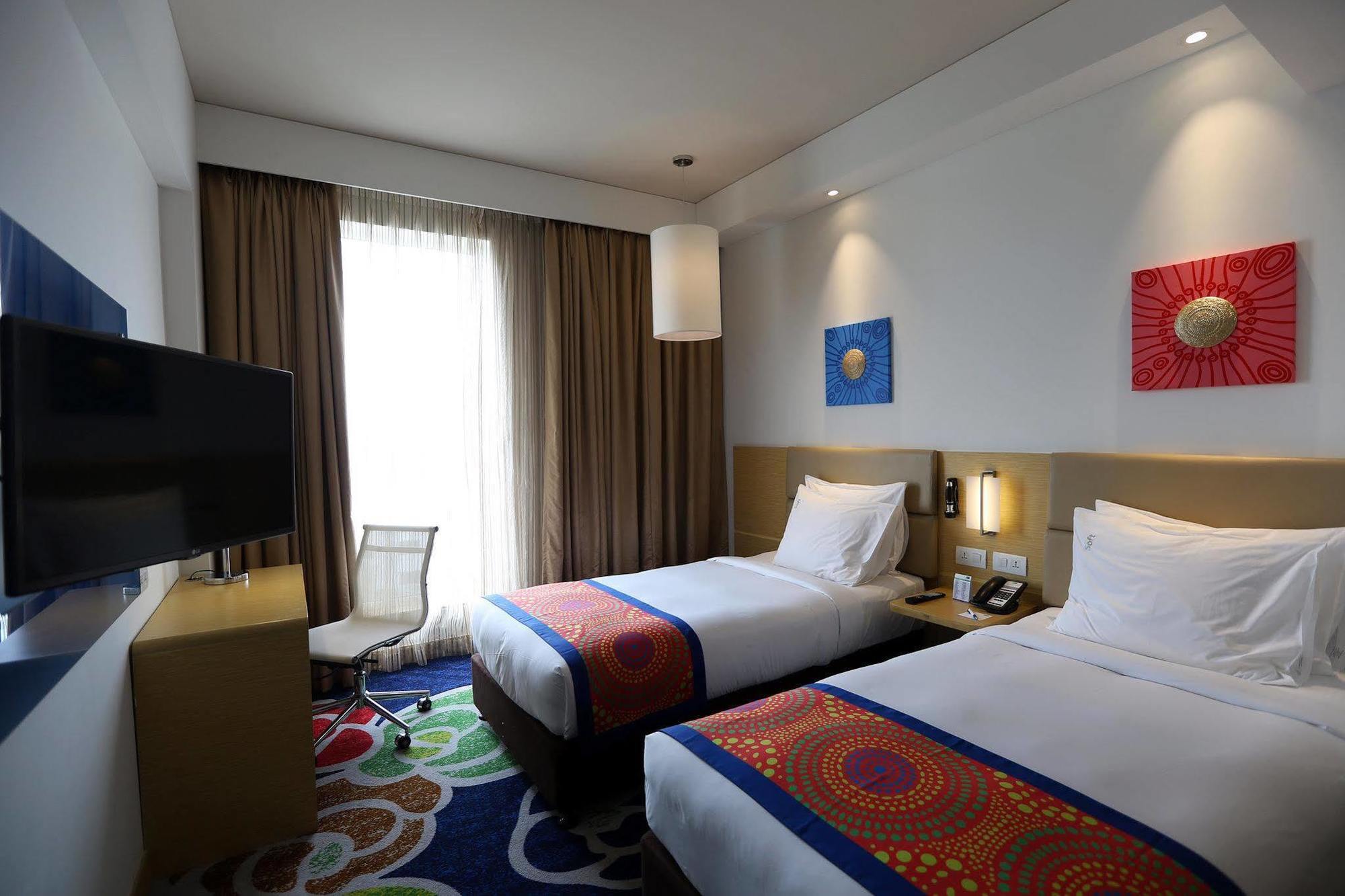 Holiday Inn Express Chennai Old Mahabalipuram Road Exterior foto